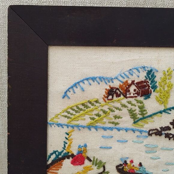 Vintage 1970's Handmade Crewel Fall Country Farm Scene Wood Framed Art Signed - Picture 5 of 11